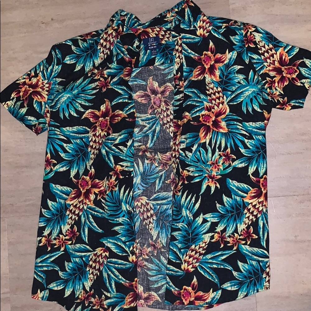 Short-sleeve button up